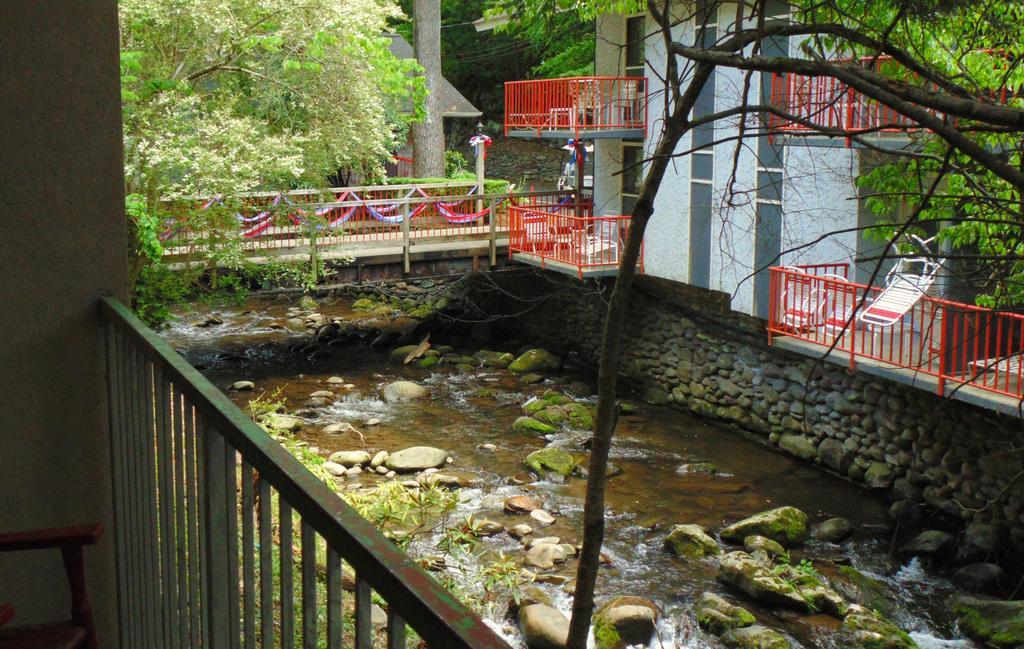 Terrace Inn On The Water Gatlinburg Oda fotoğraf